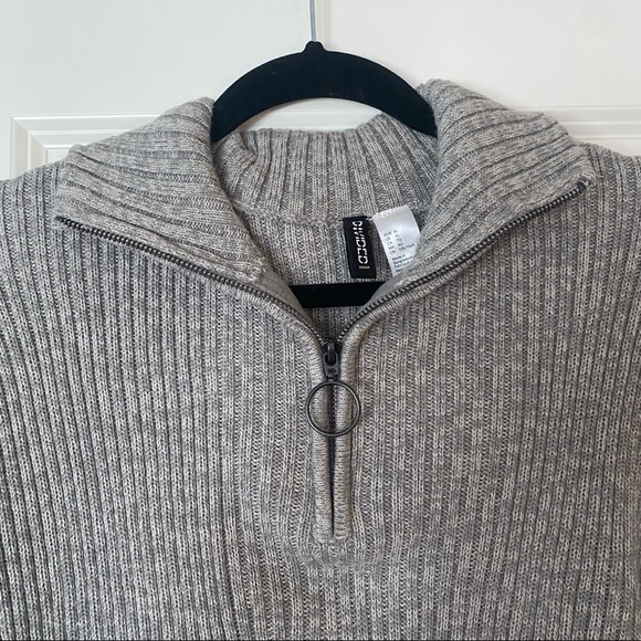 H&M Quarter Zip - Picture 3 of 4